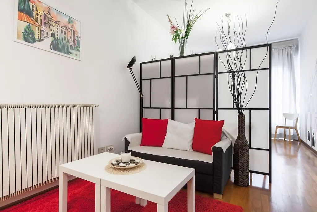 Leopardi 25 Apartment Milano İtalya